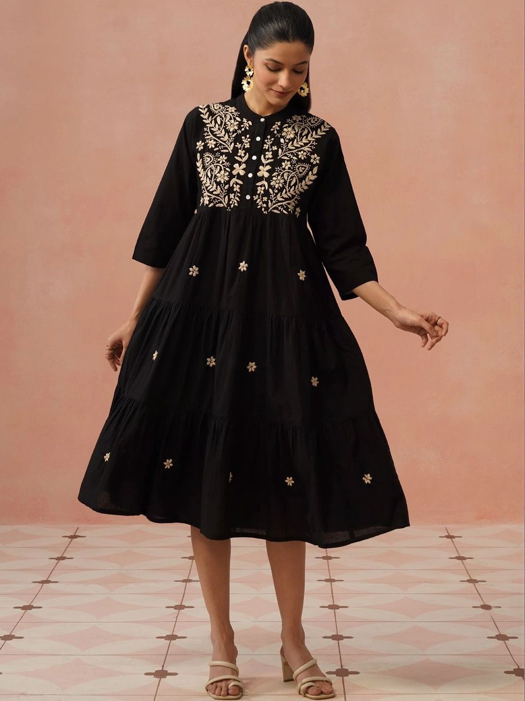 Pakaian Midi Bersulam A-Line House of Chikankari