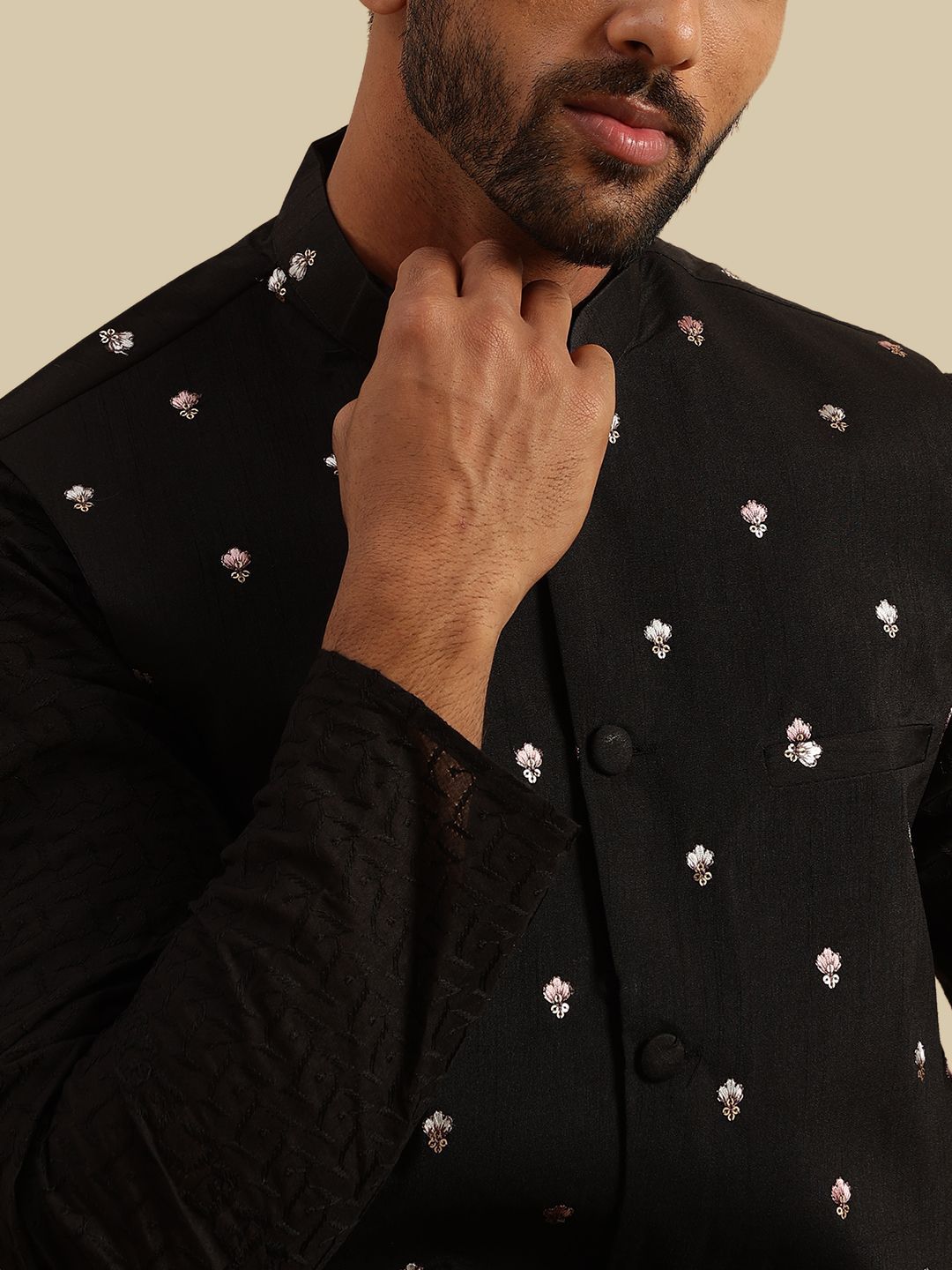 SOJANYA Men Embroidered Regular Pure Cotton Kurta with Pyjamas
