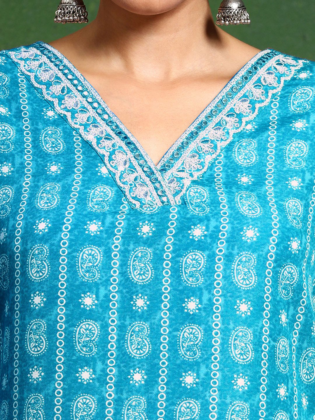Varanga Women Floral Printed Regular Kurta with Trousers & With Dupatta