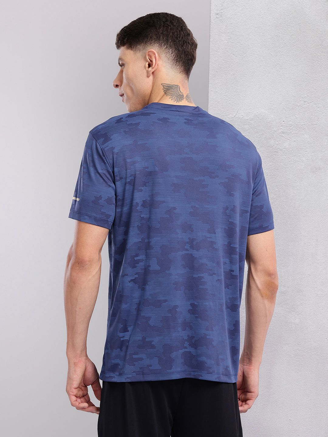 HRX by Hrithik Roshan Rapid-Dry Reflective Detail Training T-shirt