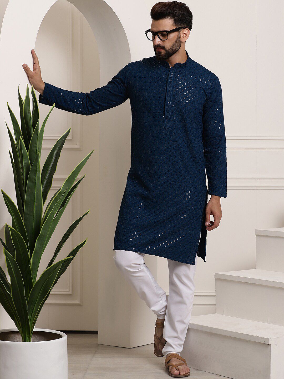 SOJANYA Men Blue Thread Work Kurta