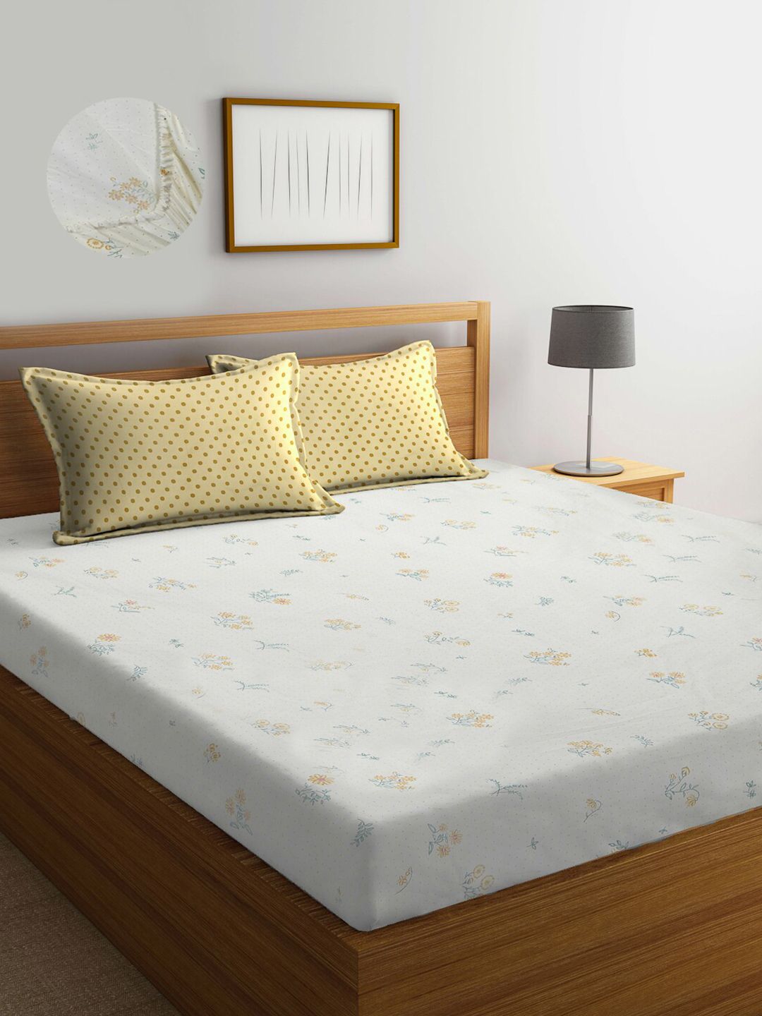 KLOTTHE  Floral Printed 300 TC Fitted Super King Bedsheet with 2 Pillow Covers