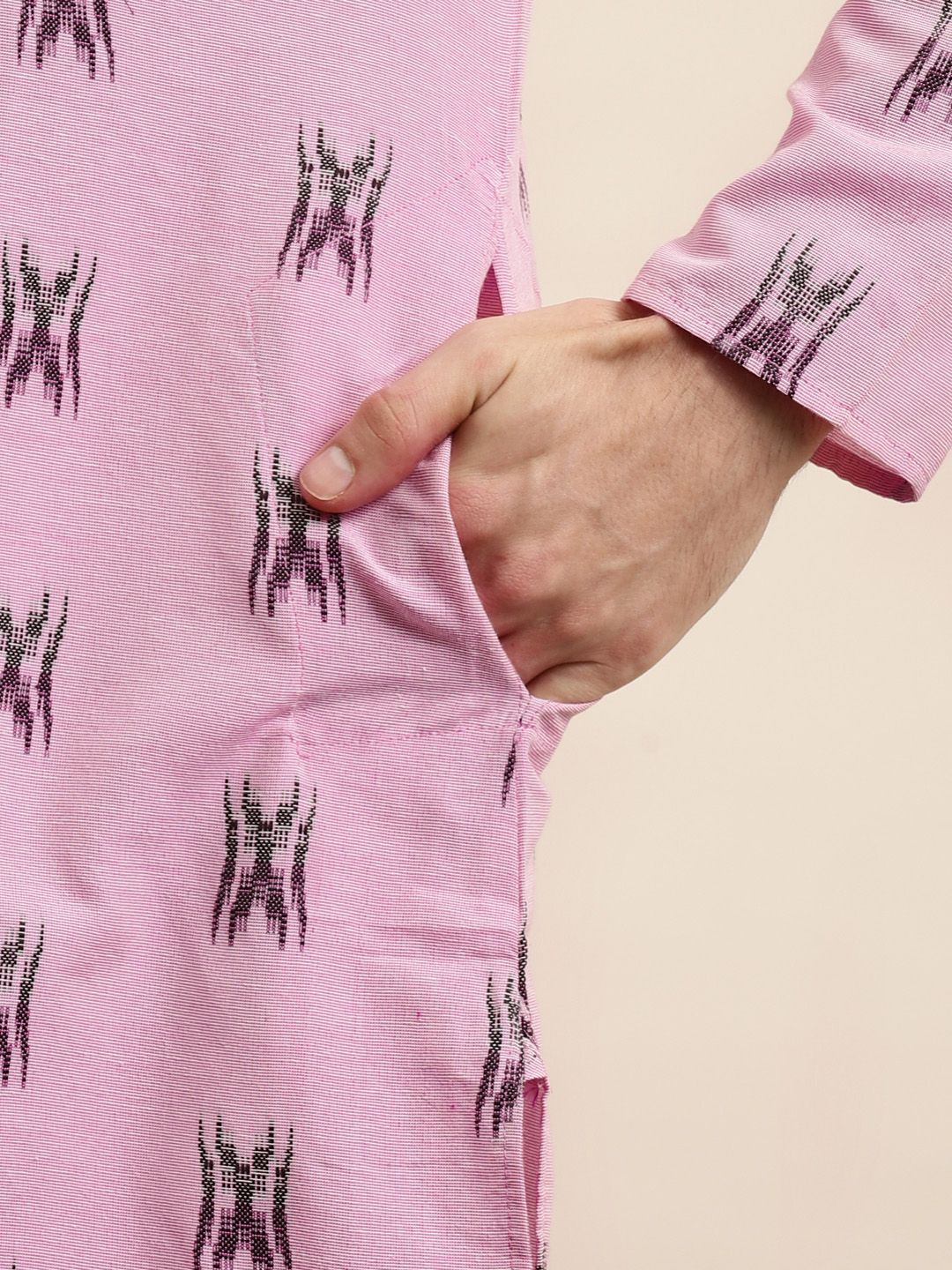 Sojanya Men Pink & Black Geometric Ikkat Cotton Kurta