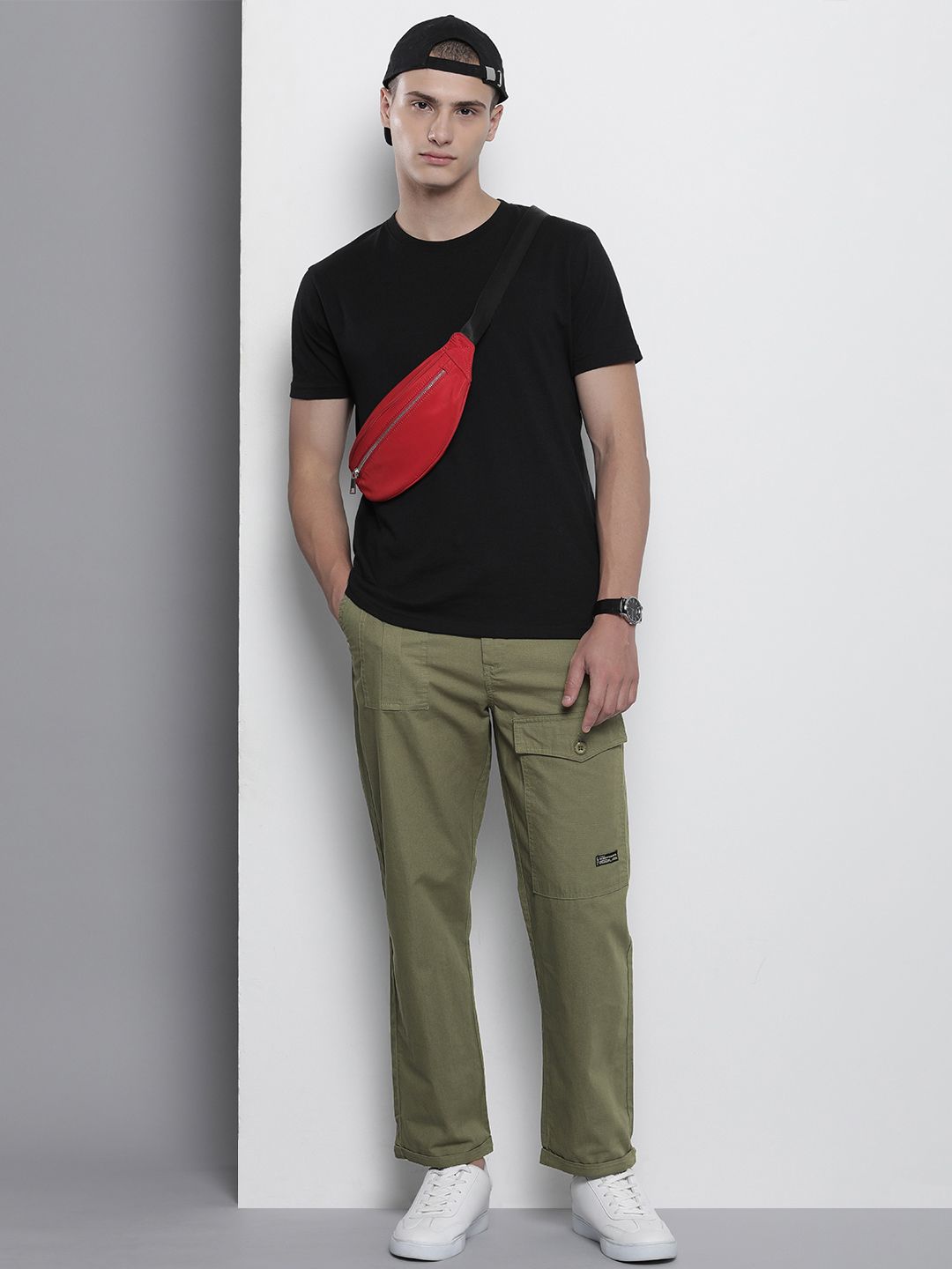 The Indian Garage Co Men Relaxed Fit Ripstop Cargo Trousers