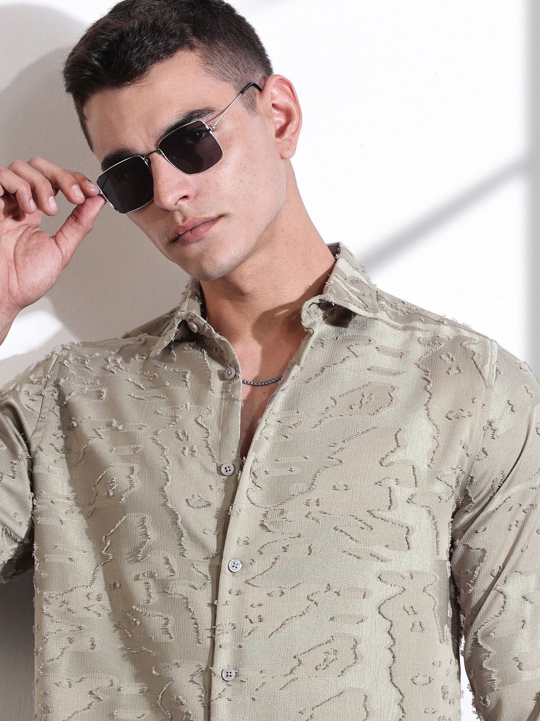 Thomas Scott Men Classic Slim Fit Cutaway Collar Textured Casual Shirt