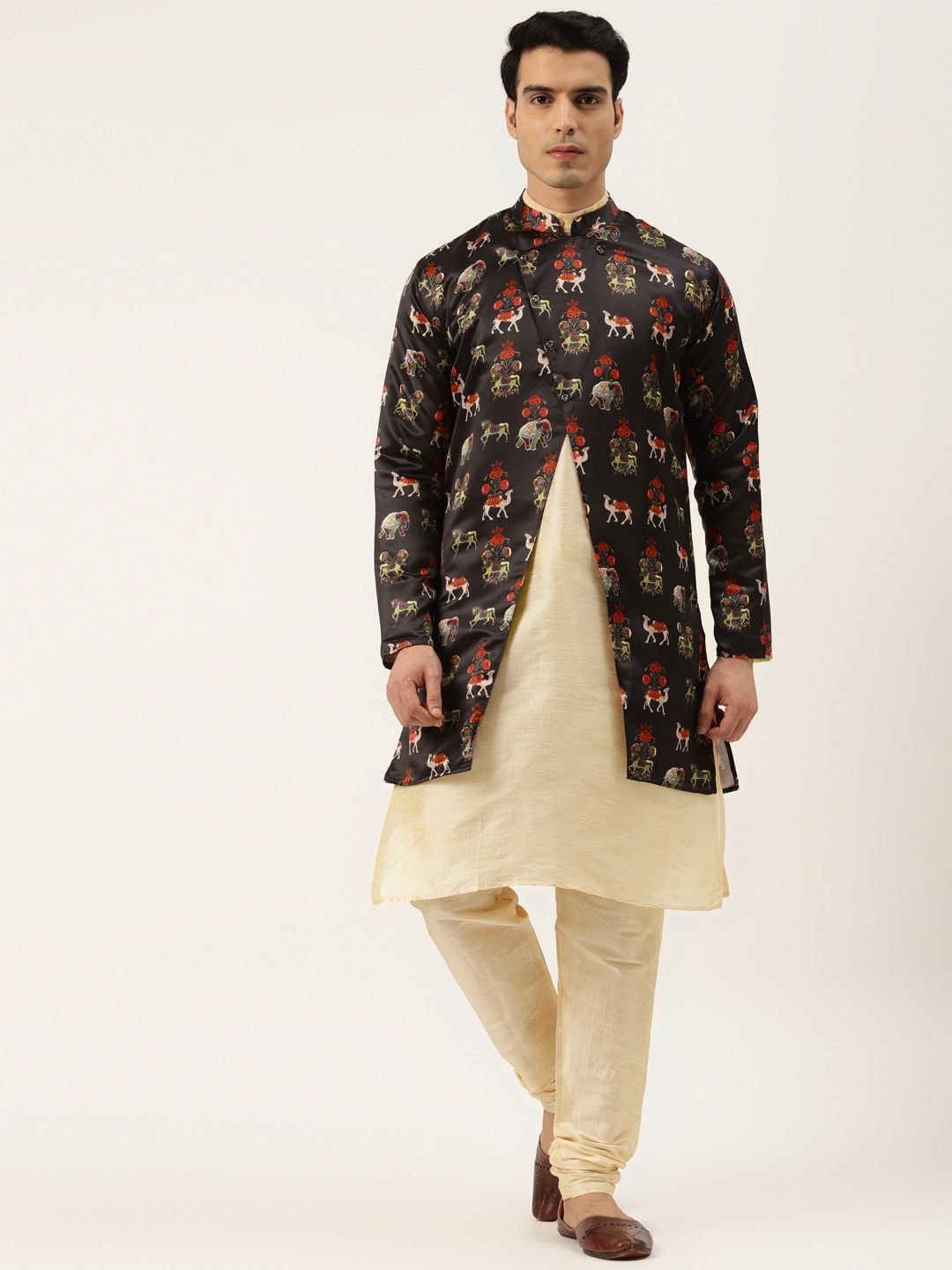 SOJANYA Men Cream-Coloured & Black Solid Kurta with Churidar & Jacket