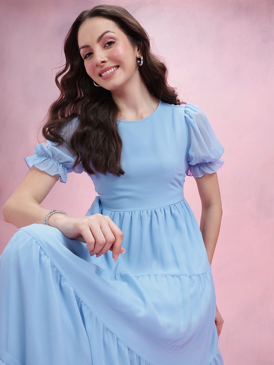 Dressberry ruffle detail berpakaian midi bertingkat