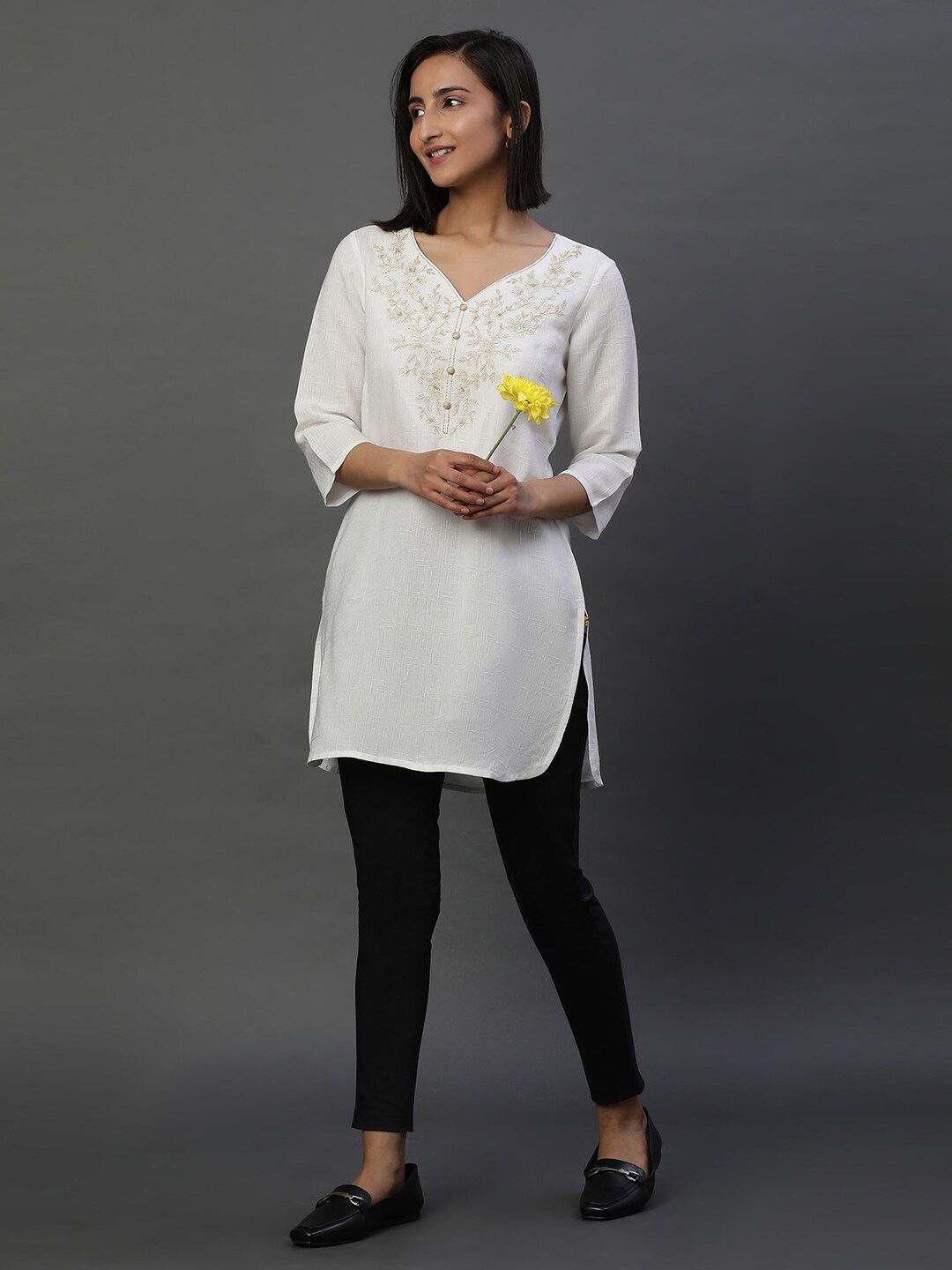 AURELIA Floral Embroidered V-Neck Straight Kurti