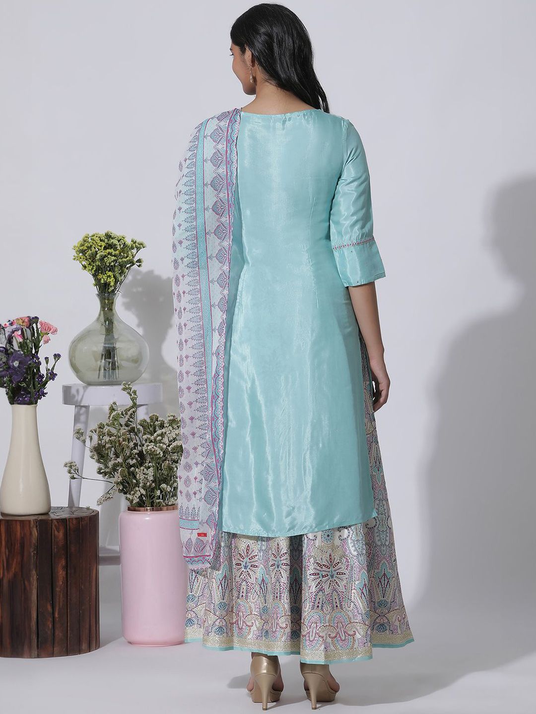 W Floral Yoke Design Thread Work Straight Kurta With Skirt & Dupatta