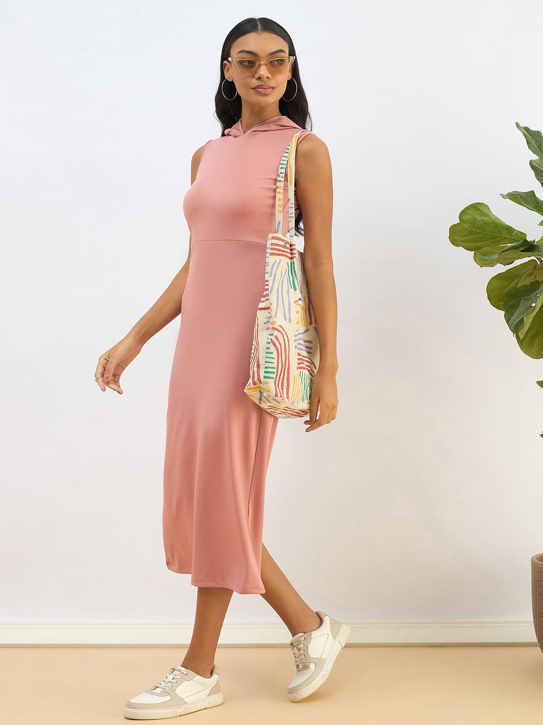 SASSAFRAS BASICS Bodycon Hooded Midi Dress
