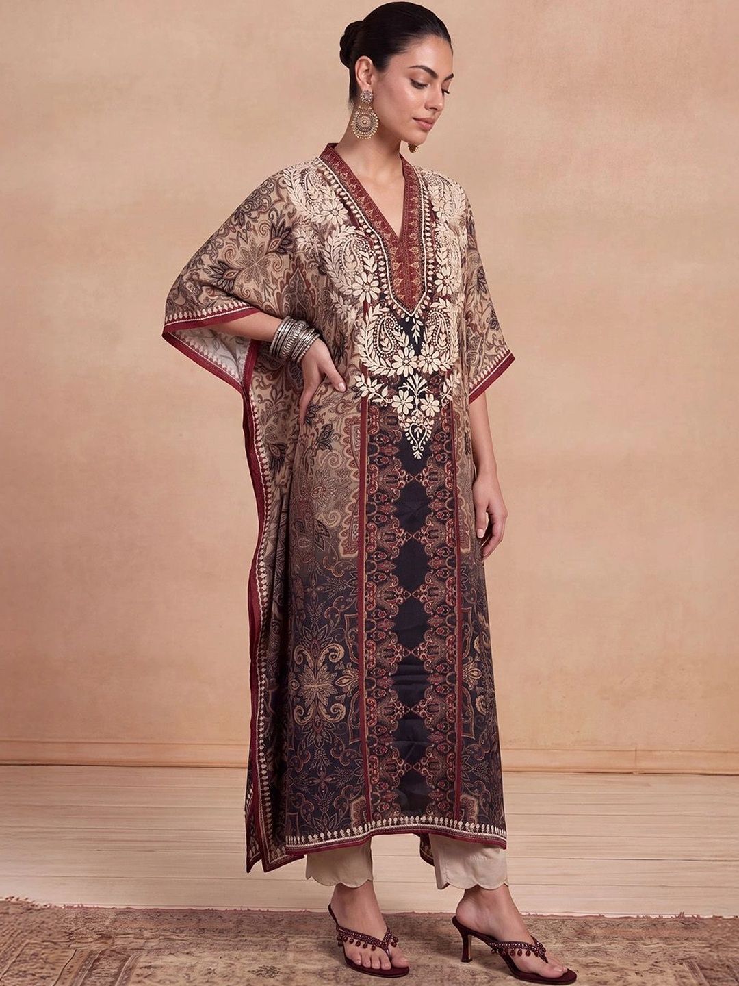 Rumah Wanita Chikankari Sulam Lengan Panjang Kerja Benang Krep Kaftan Kurta