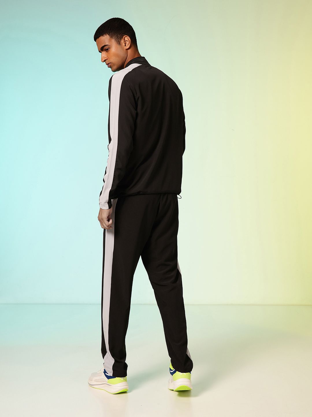 HRX by Hrithik Roshan Colourblocked Rapid Dry Running Tracksuit