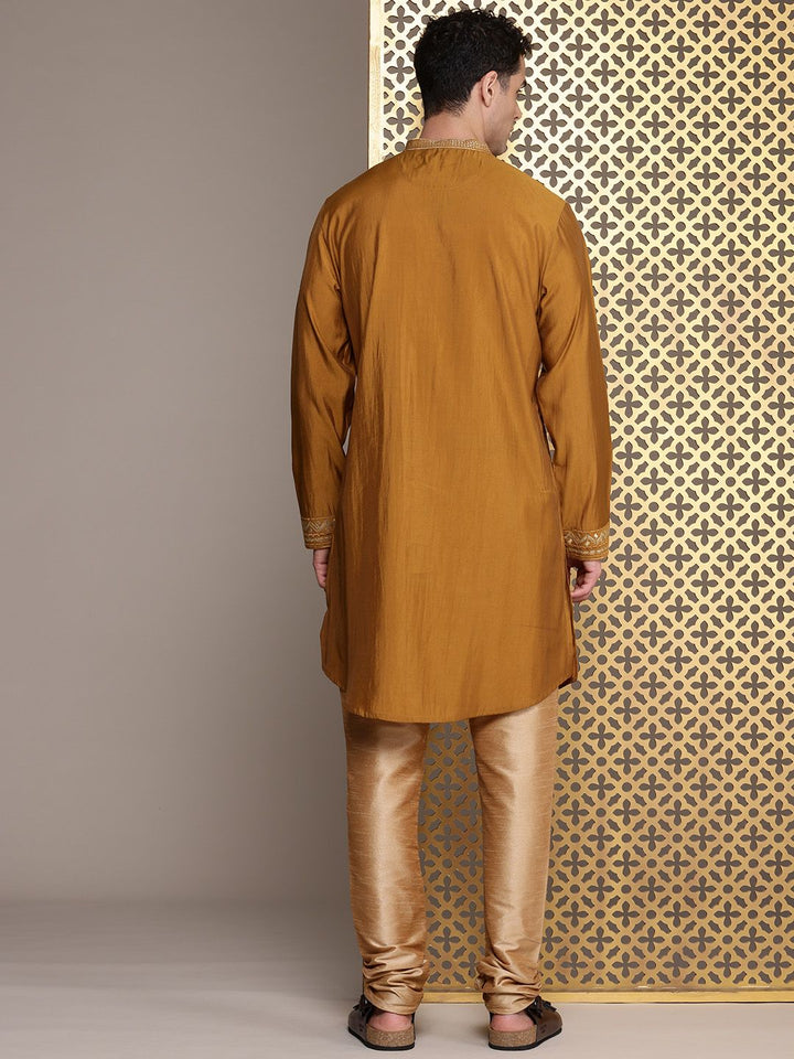 House of Pataudi Floral Yoke Design Mandarin Collar Thread Work Jashn Kurta