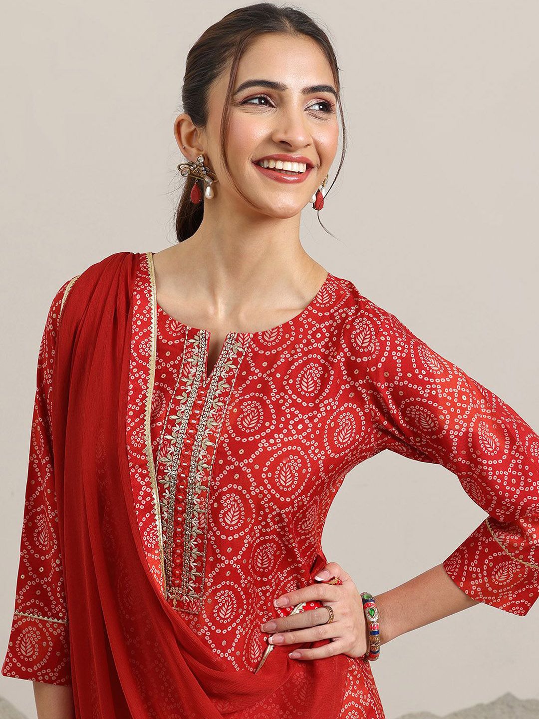 Libas Bandhani Printed Regular Gotta Patti Straight Kurta with Trousers & Dupatta
