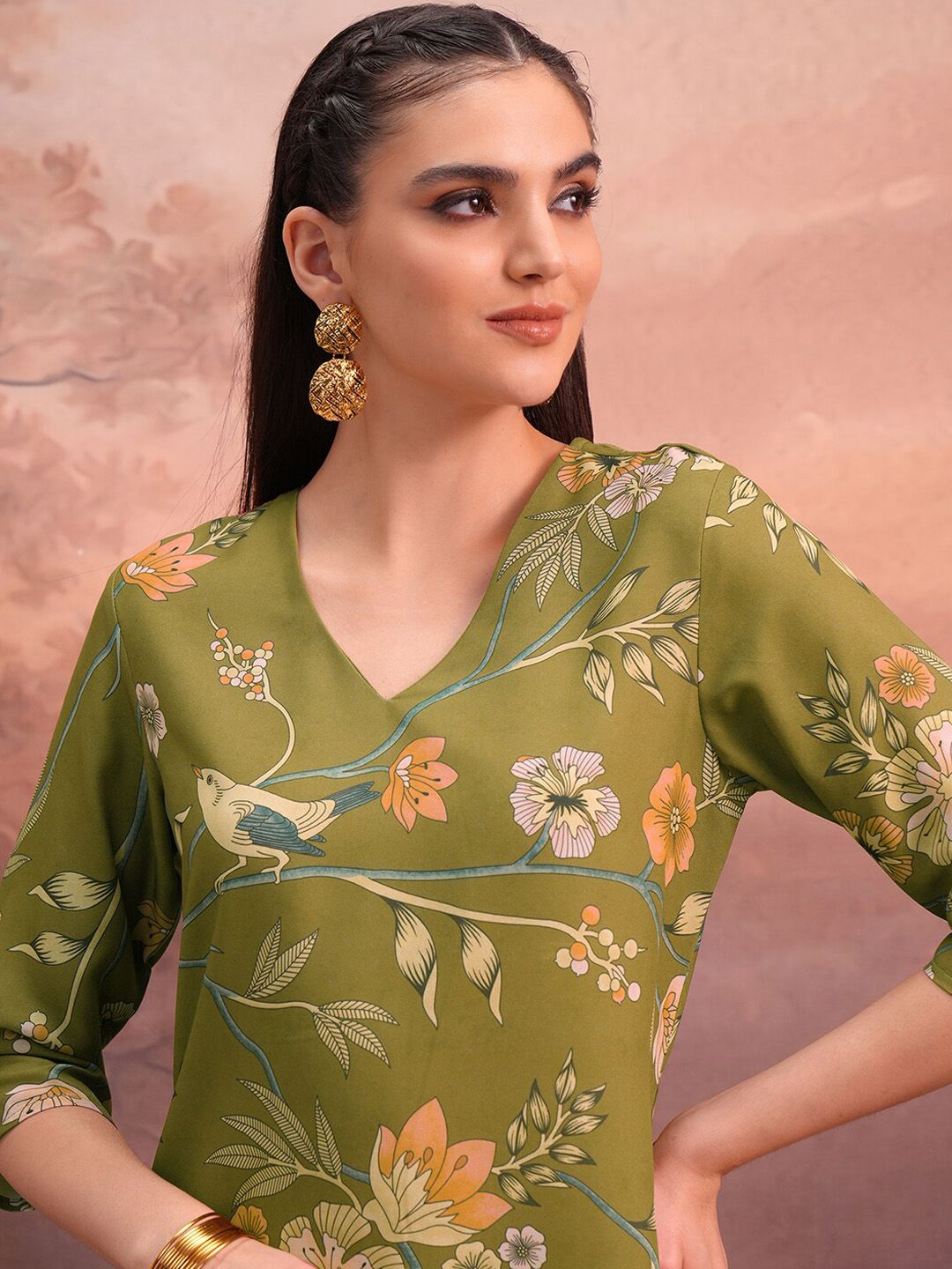 Vishudh Olive Floral Printed Straight Kurta
