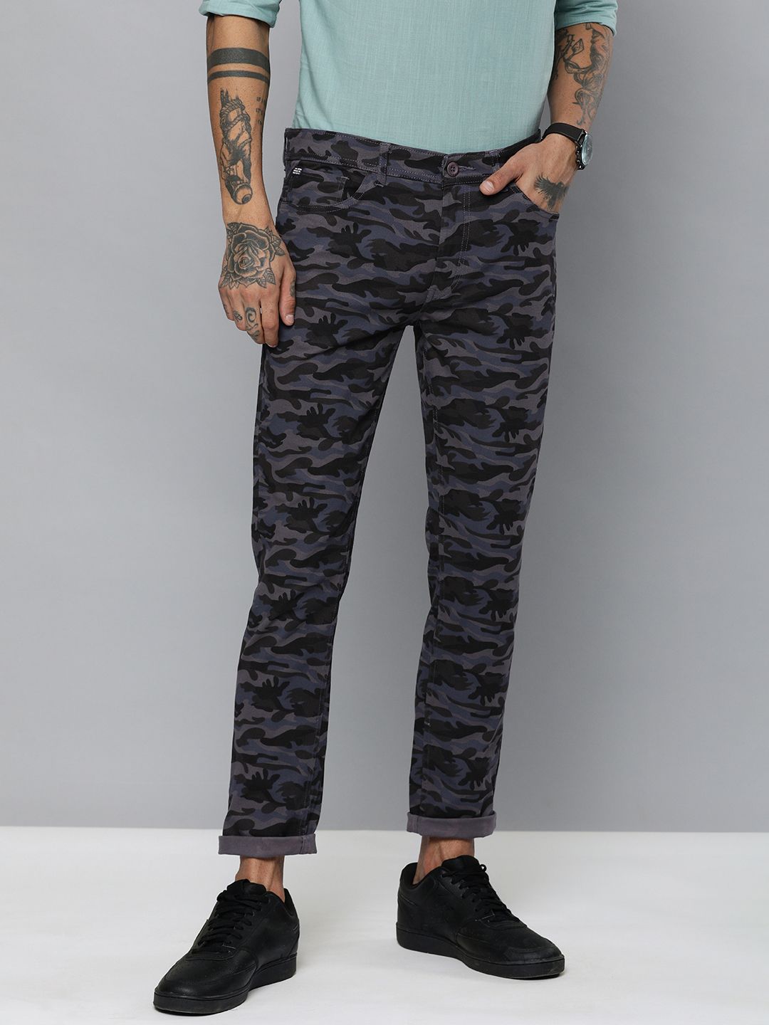 The Indian Garage Co Men Charcoal Grey Camouflage Printed Slim Fit Chinos