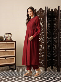 House of Pataudi Paisley Embroidered Sequinned Jashn Kurta with Trousers & With Dupatta