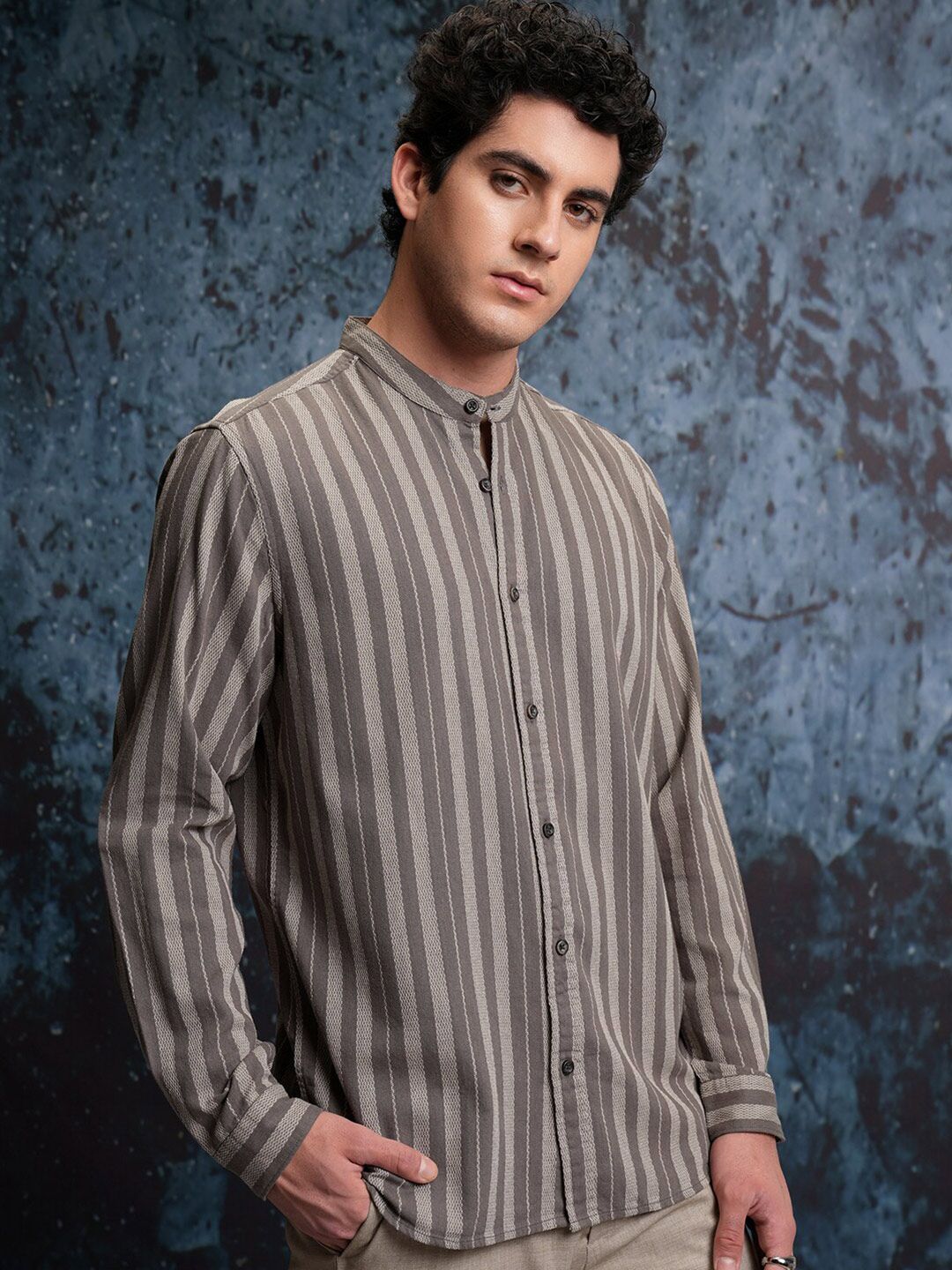 Locomotive Men Grey Mock Lino Dobby Textured Striper Stand-Up Collar Regular Shirt