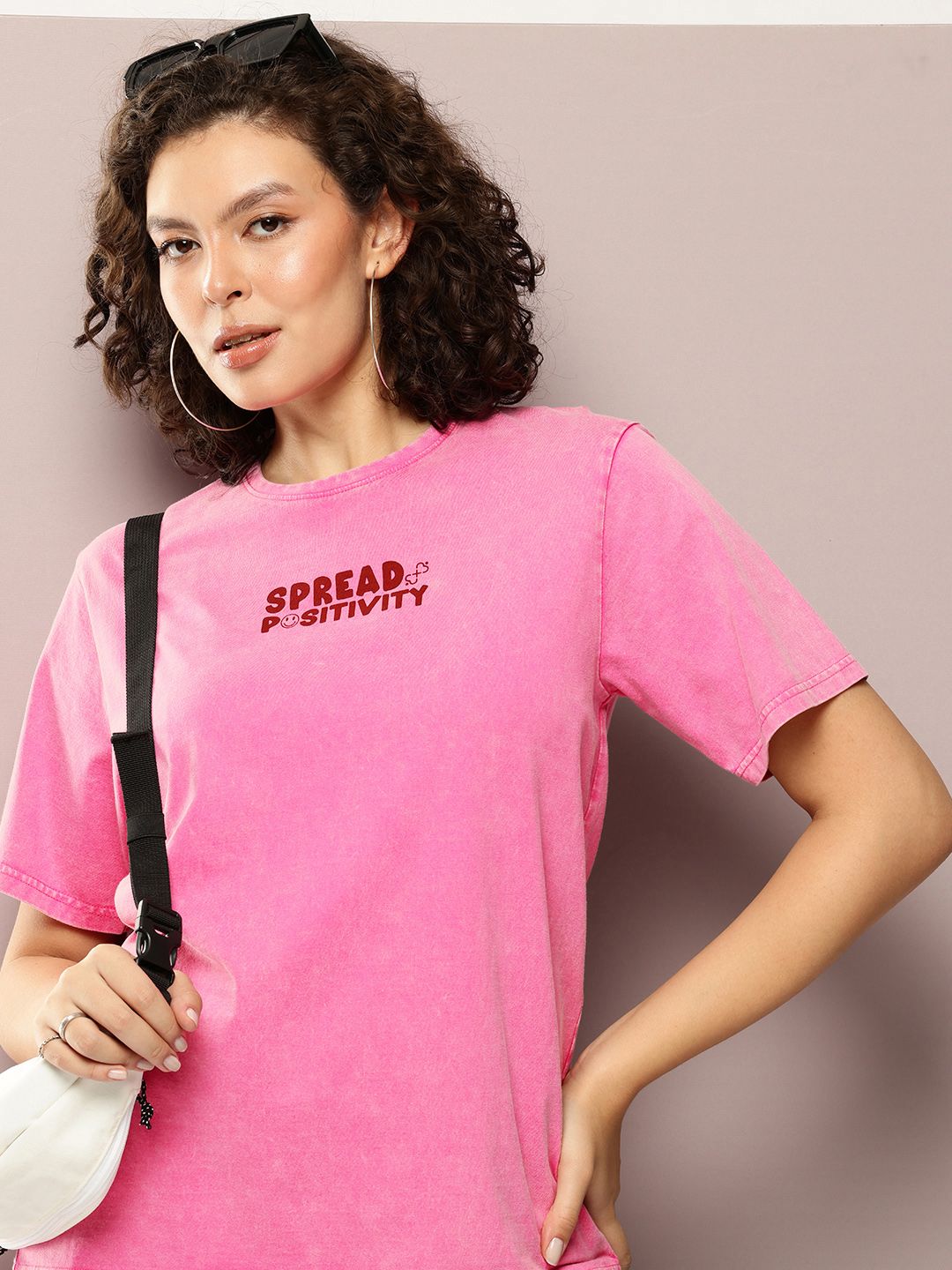 Asid wanita Dillinger dibasuh tshirt bercetak besar