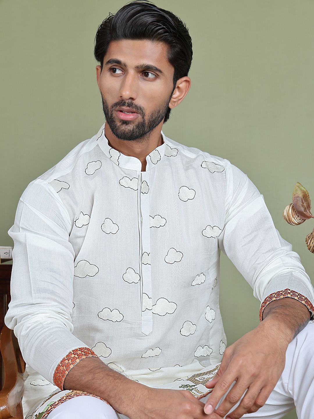 Jompers Quirky Embroidered Mandarin Collar Straight Kurta With Pyjama