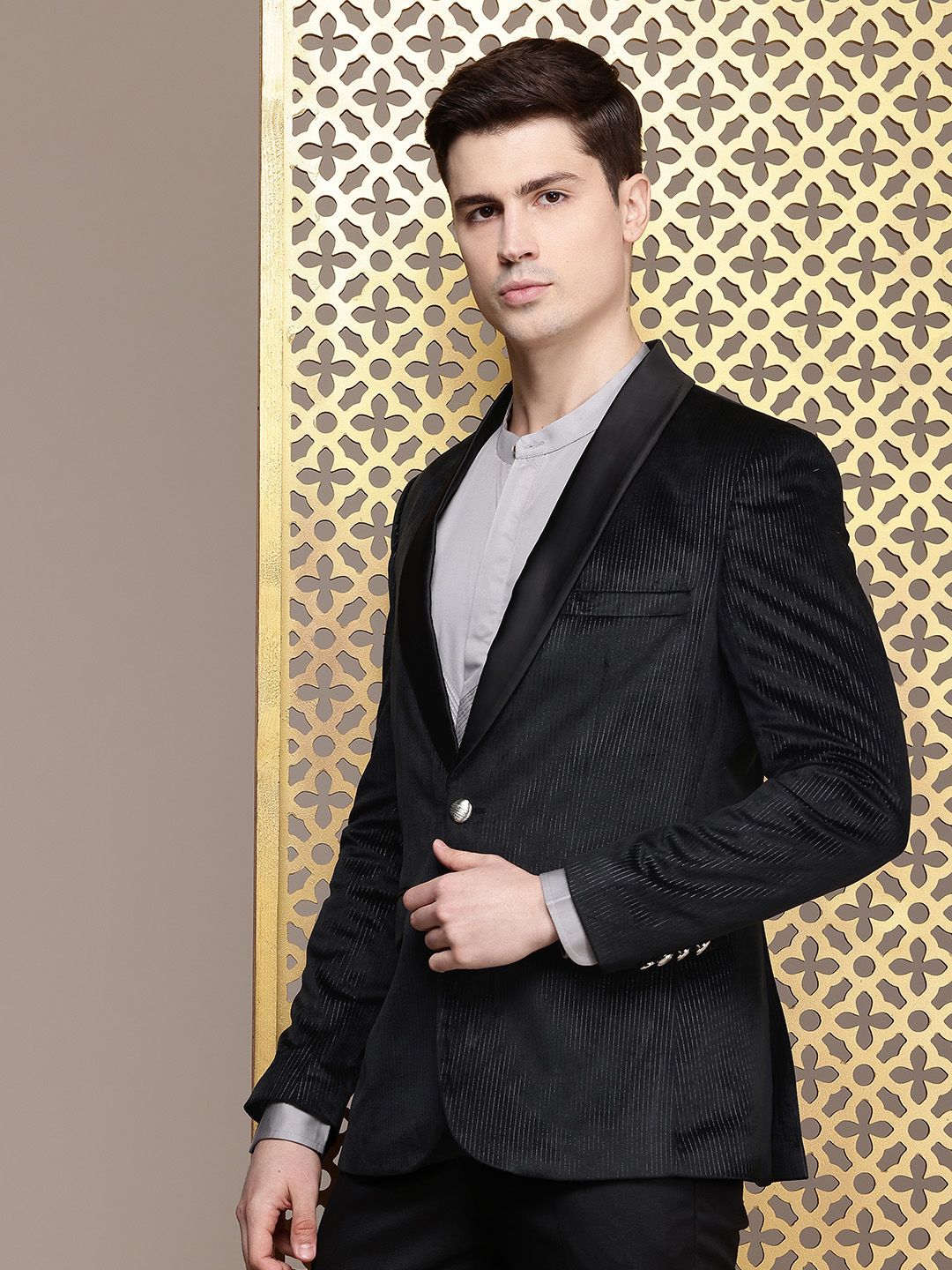 House of Pataudi Red Carpet Line Striped Shawl Collar Single-Breasted Velvet Finish Blazer