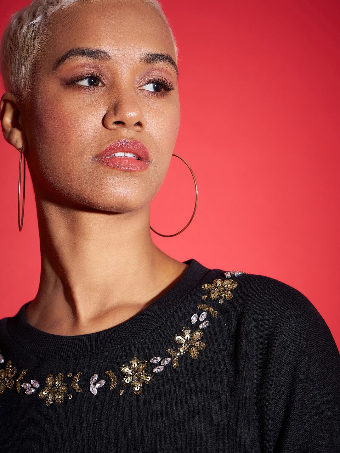 SASSAFRAS Black Embroidered Oversized Sweatshirt