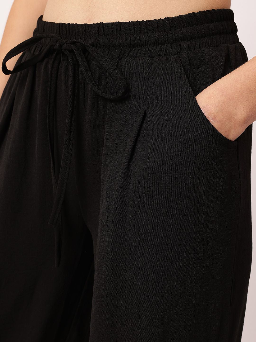 DressBerry Women Patchwork Party Crochet Cropped Crinkled Trousers