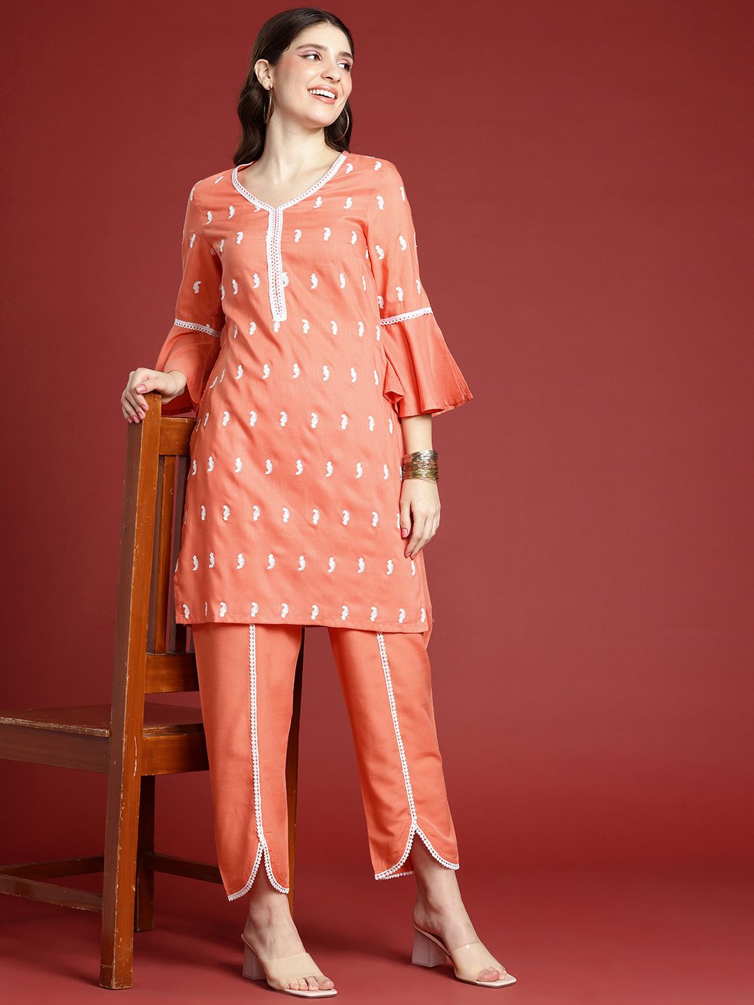 Anouk Ethnic Motifs Embroidered Kurta with Trousers