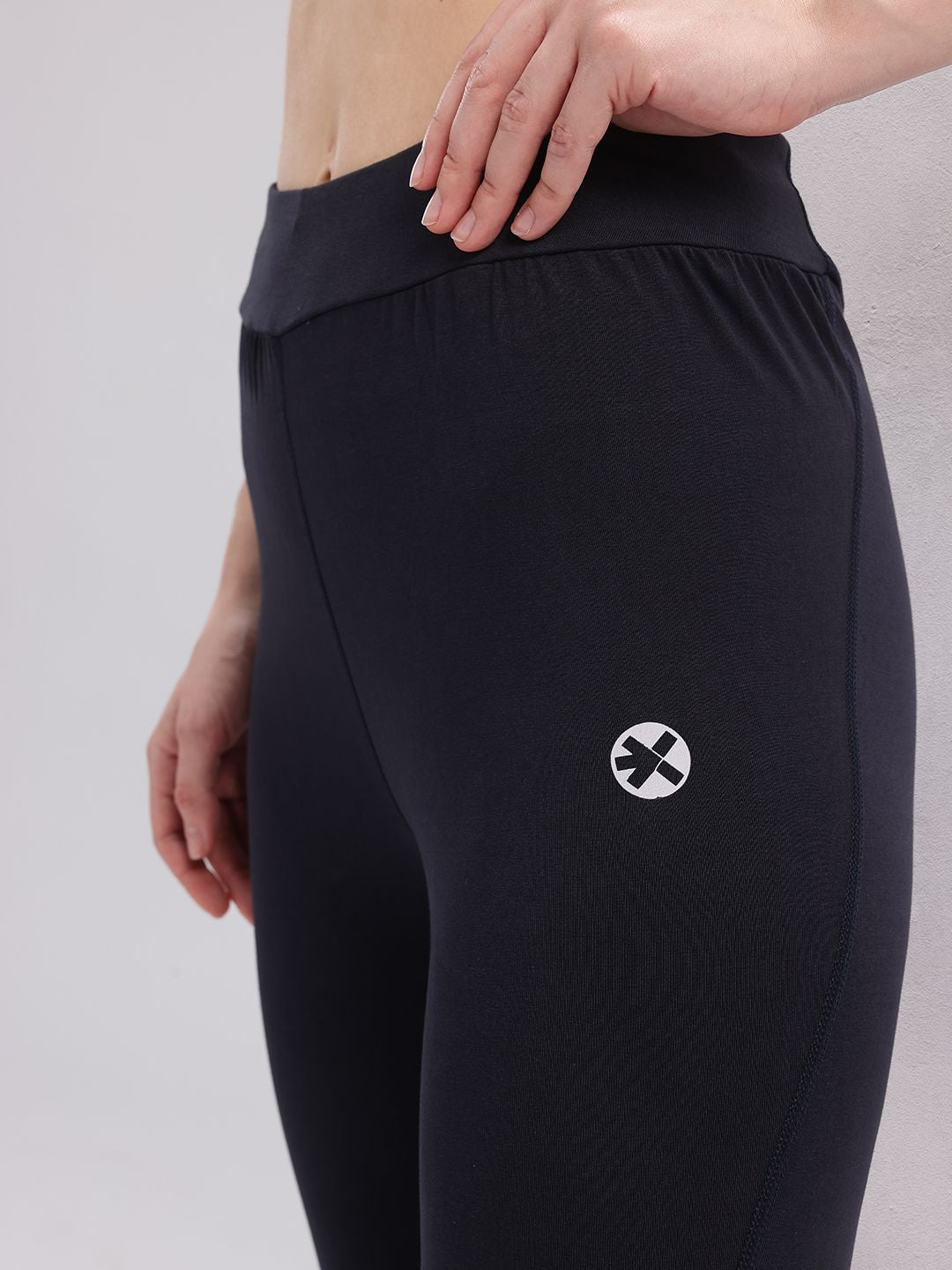 HRX by Hrithik Roshan Women Mid-Rise Cropped Skinny Fit Yoga Tights