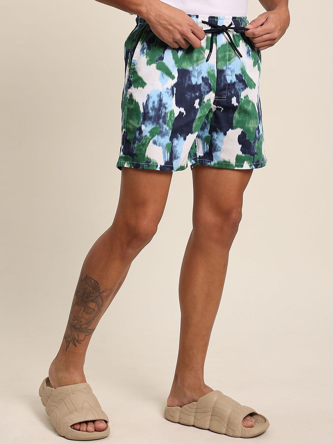 Bene Kleed Men Mid-Rise Abstract Printed Cotton Slim Fit Shorts