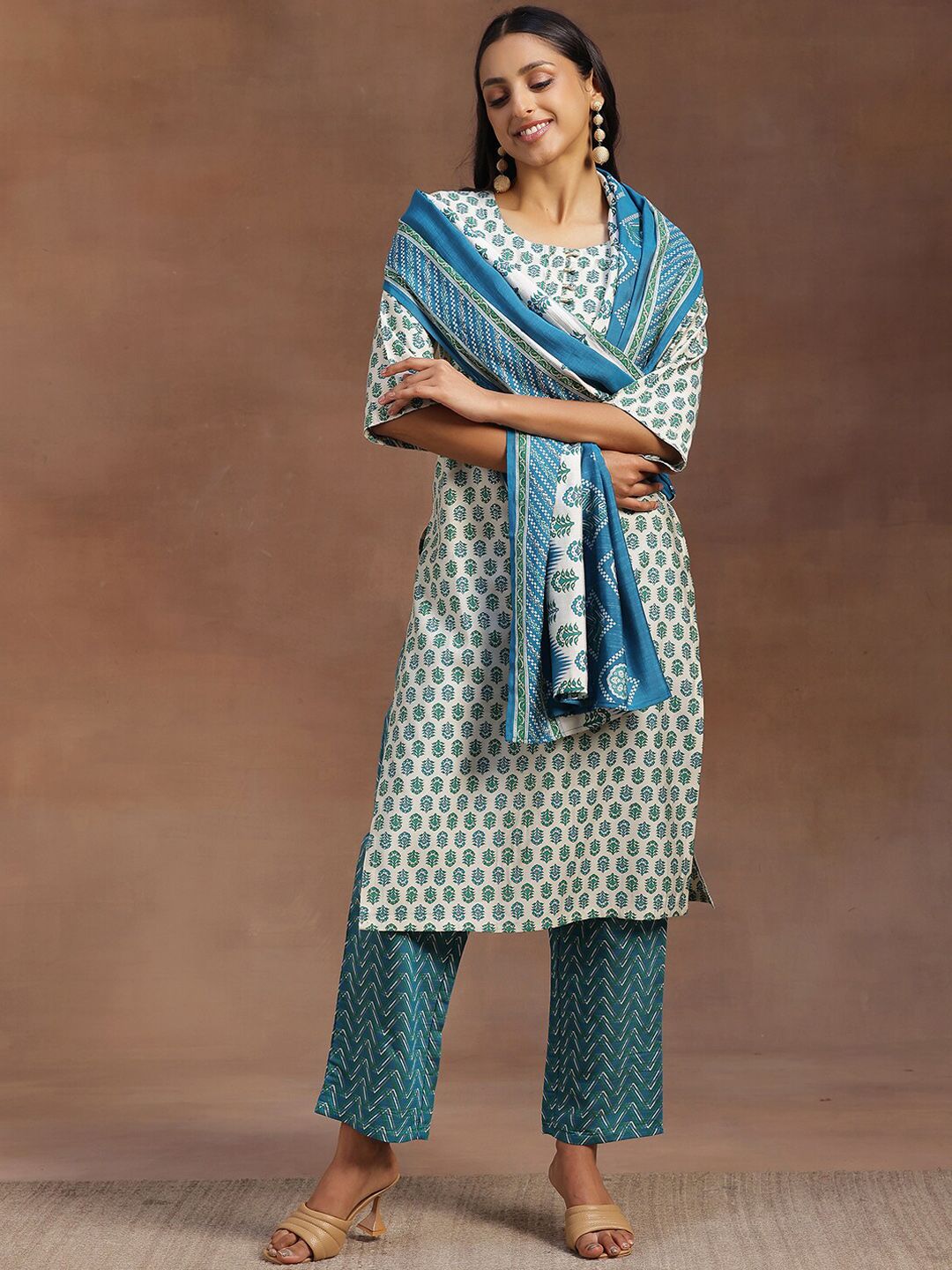 Libas Floral Printed Round Neck Regular Kurta With Trousers & Dupatta