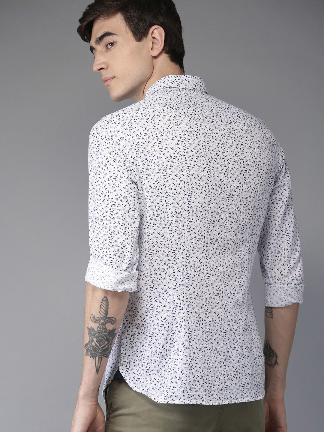 THE BEAR HOUSE Men White & Blue Slim Fit Printed Casual Shirt