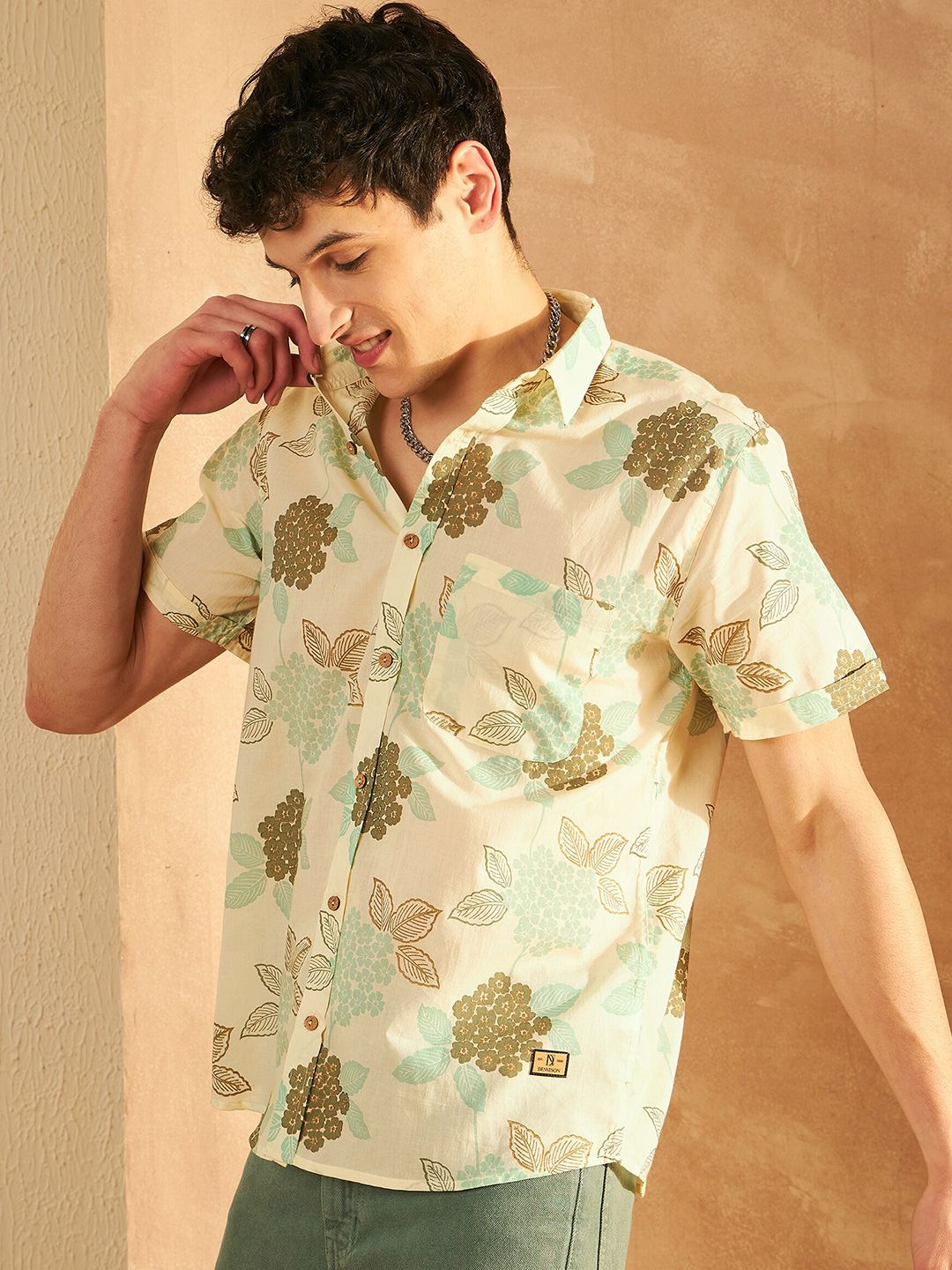 DENNISON Smart Floral Printed Spread Collar Short Sleeves Cotton Lightweight Shirt