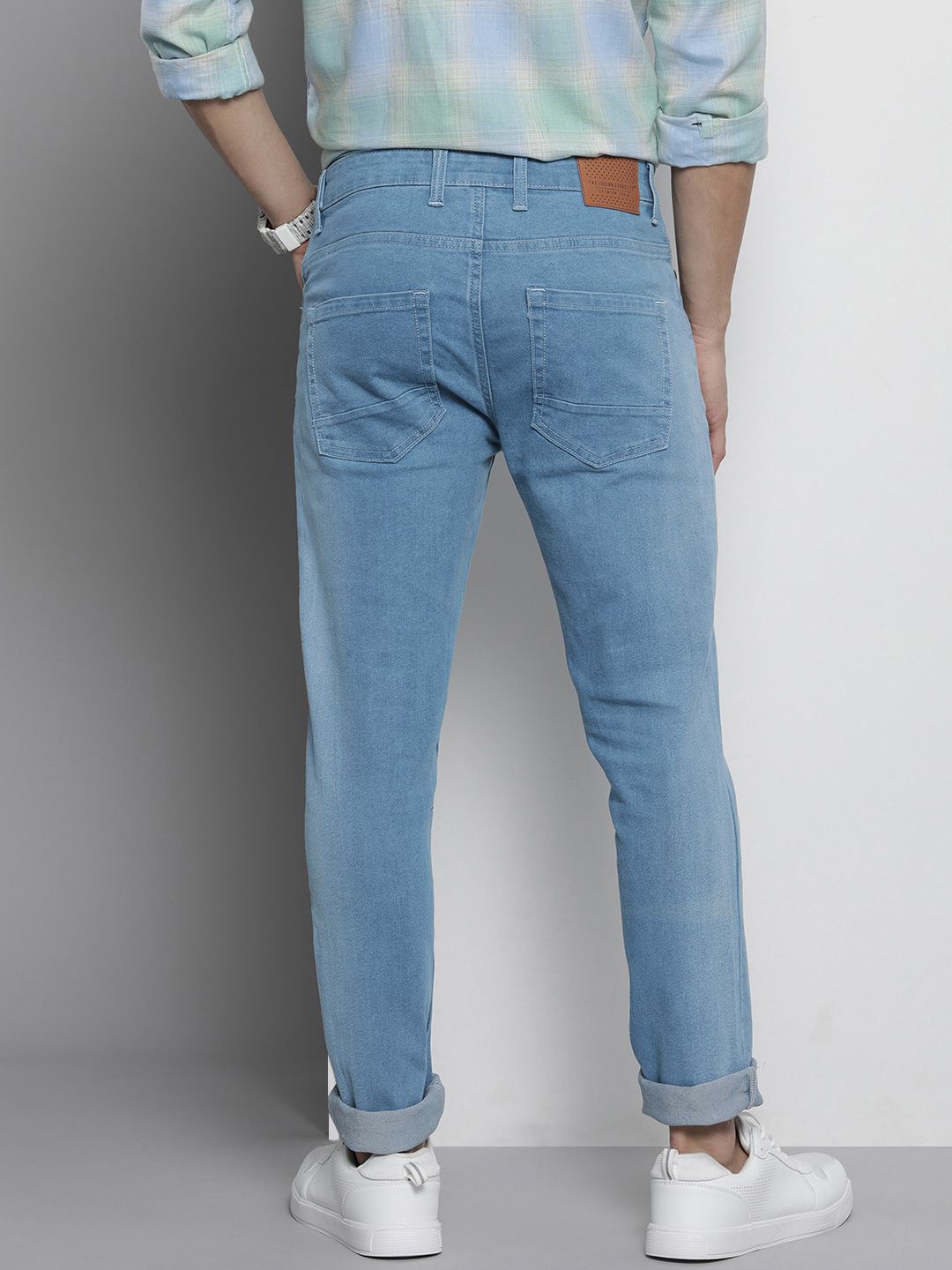 The Indian Garage Co Men Blue Light Fade Cropped Stretchable Jeans