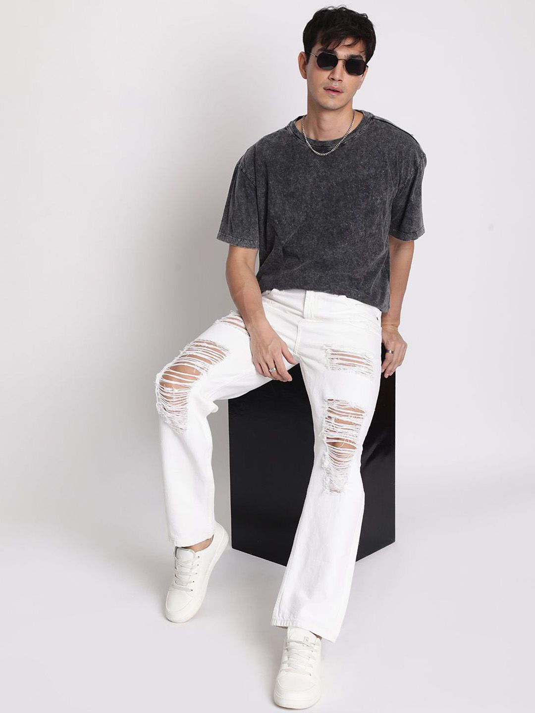 Bene Kleed Men Relaxed Fit Highly Distressed Jeans