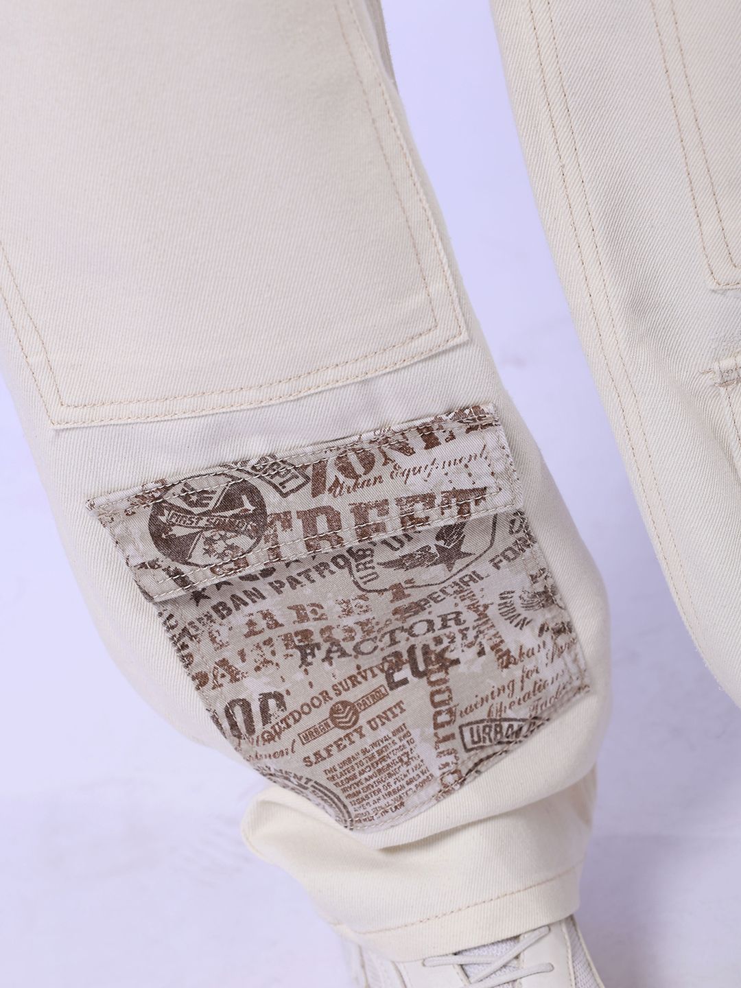 The Indian Garage Co Men White Relaxed Fit Clean Look Jeans