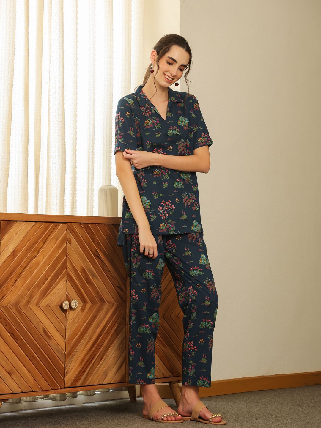 SANSKRUTIHOMES Women Printed V-Neck Short Sleeves Cotton Night suit