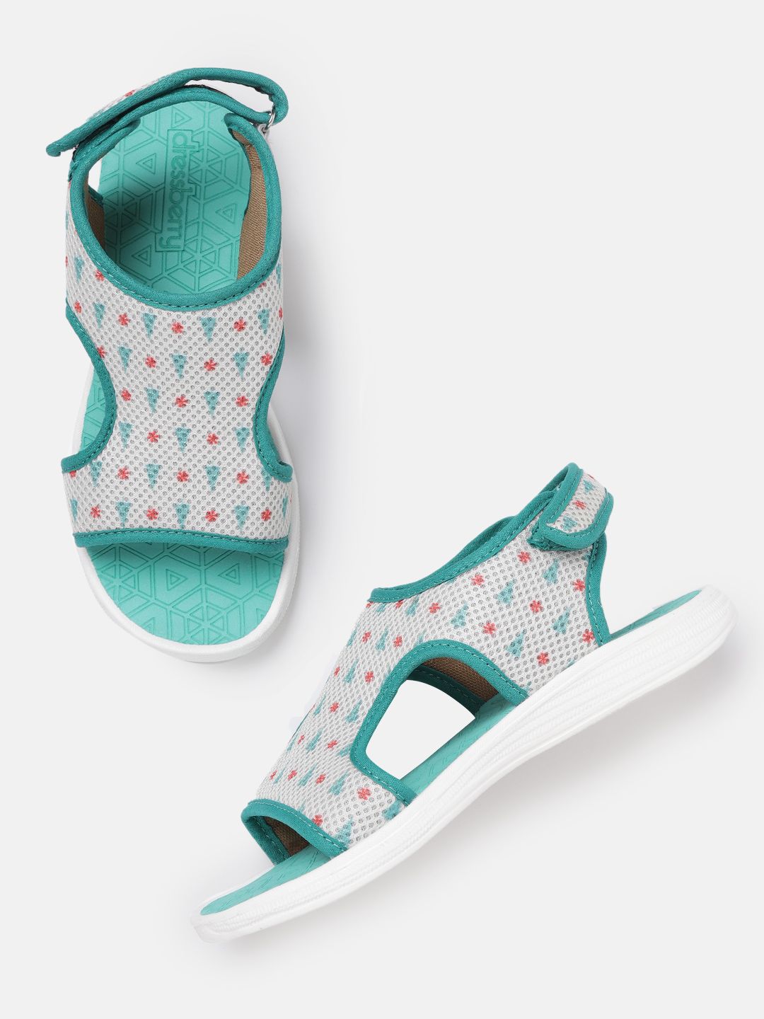 DressBerry Women Christmas Print Sports Sandals