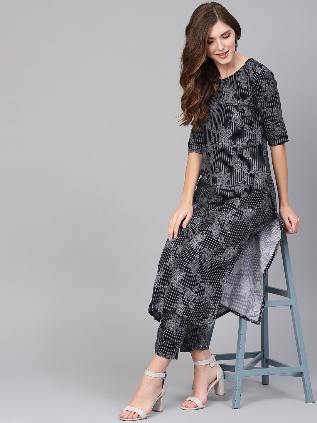 Gerua By Libas Women Navy Blue  White Printed Kurta with Trousers