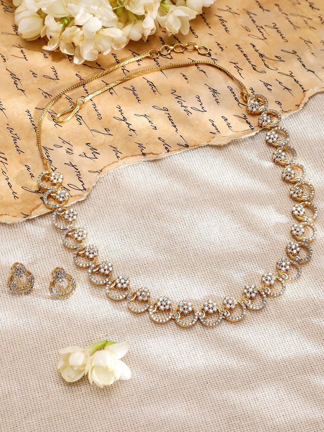 Rubans 22K Kalung Zirkonia Putih Rubans 22K Ditetapkan dengan Anting-anting dengan Anting-anting
