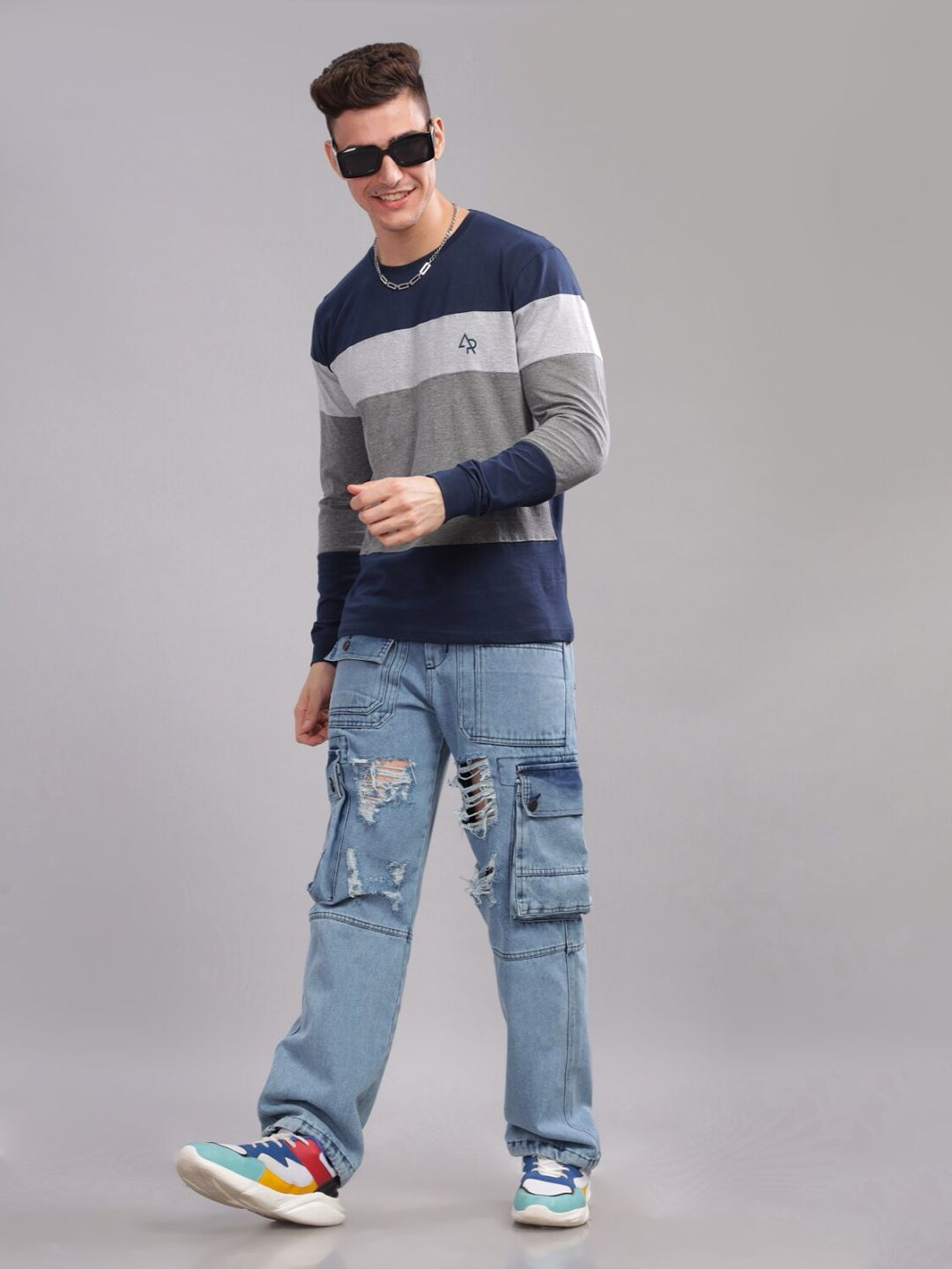 ADRO Men Colourblocked Round Neck T-shirt