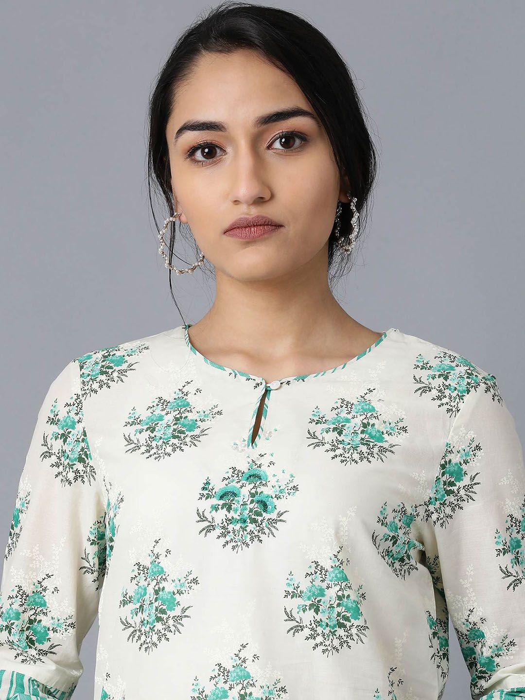 W Women Ethnic Motifs Embroidered Keyhole Neck Flared Sleeves Sequinned Kurta