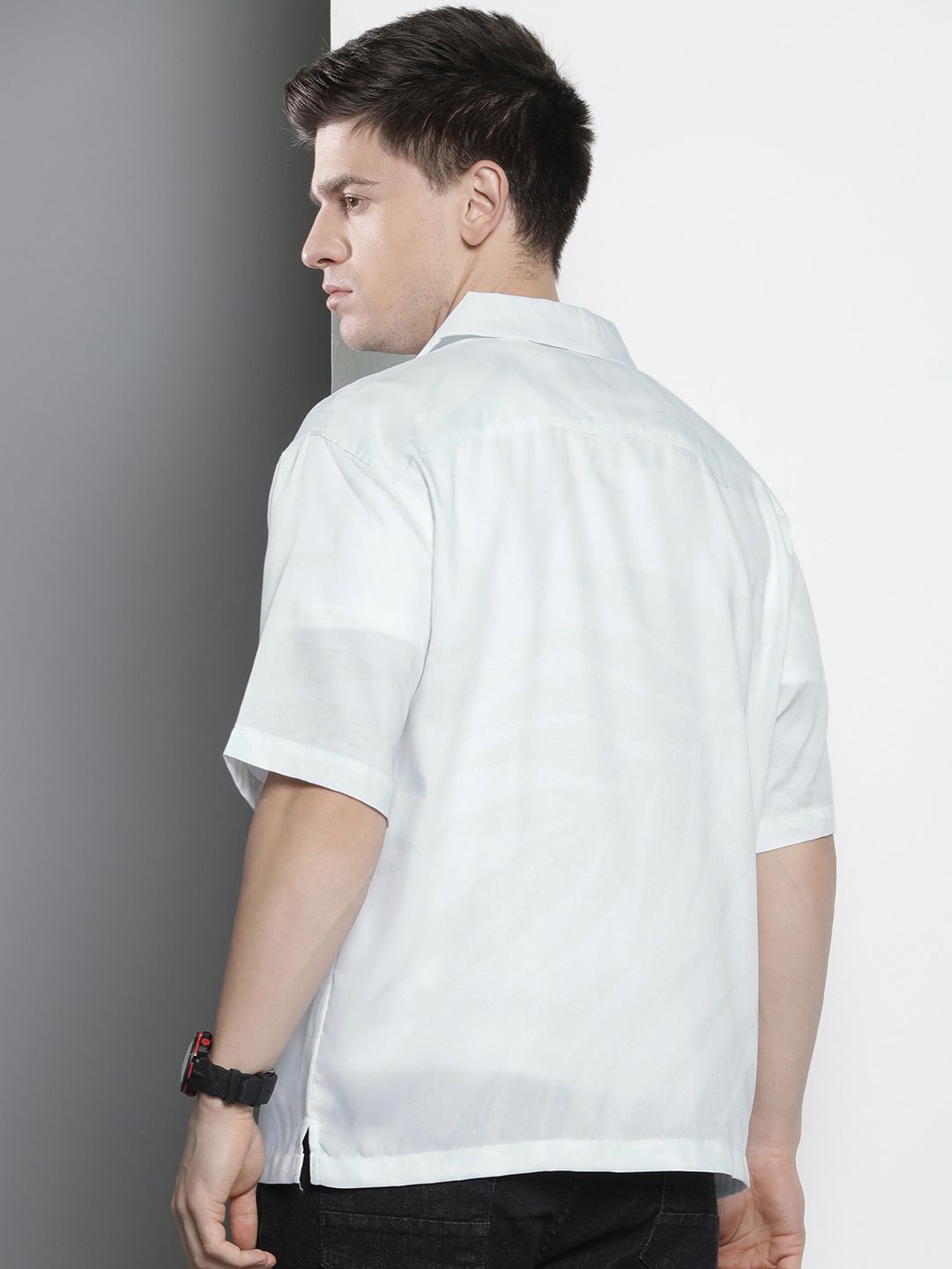 The Indian Garage Co Men Regular Fit Floral Print Shirt
