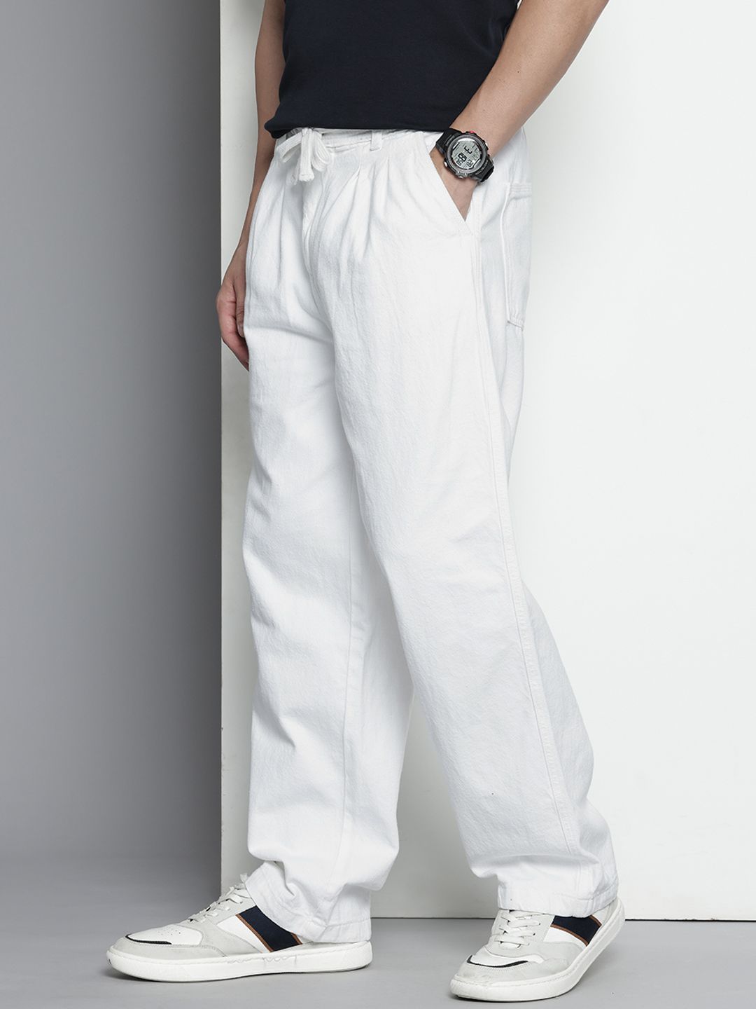 The Indian Garage Co Men Pleated Relaxed Fit Pure Cotton Jeans