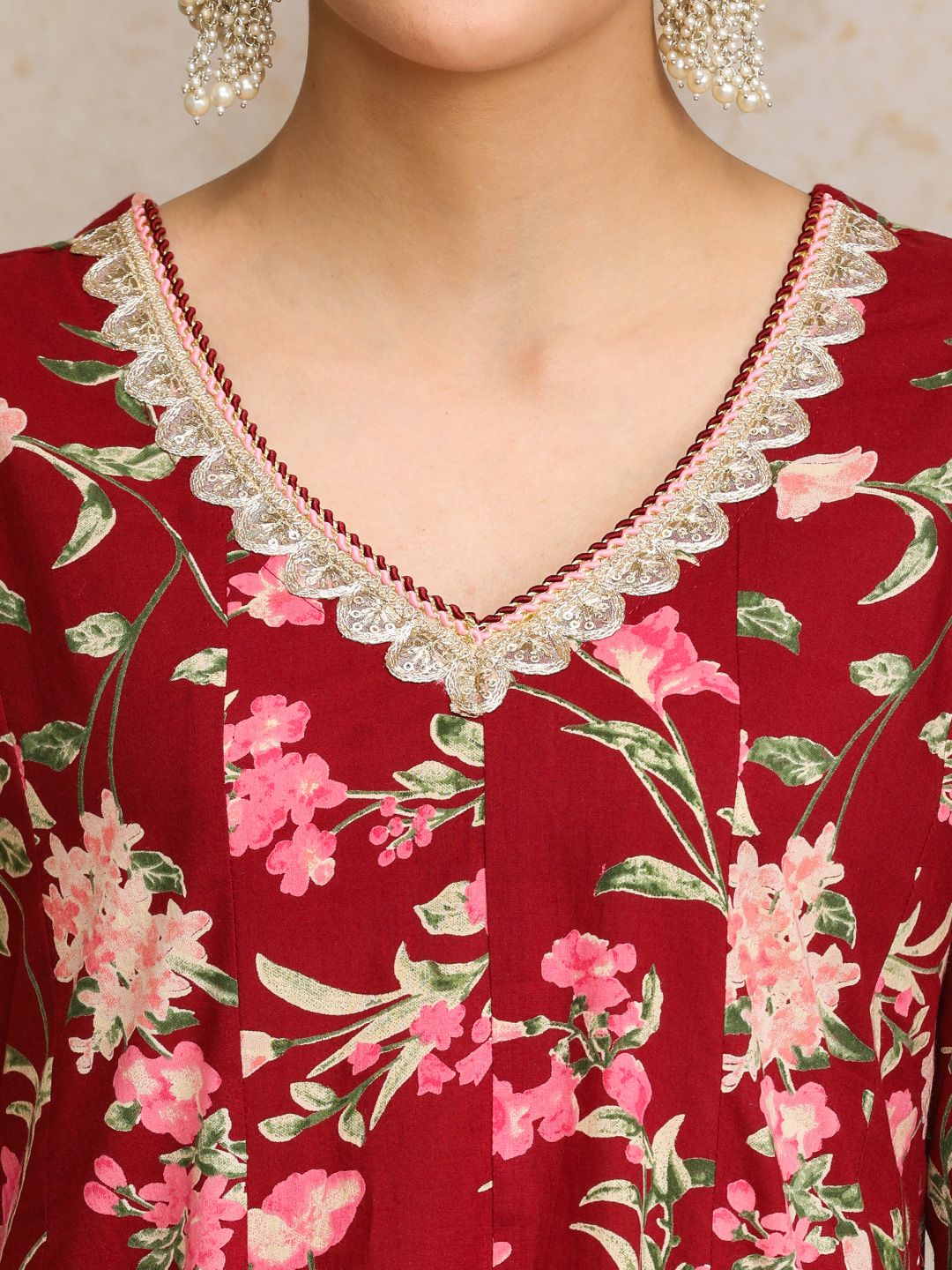 Varanga Women Floral Printed Regular Beads and Stones Pure Cotton Kurta with Trousers & With Dupatta