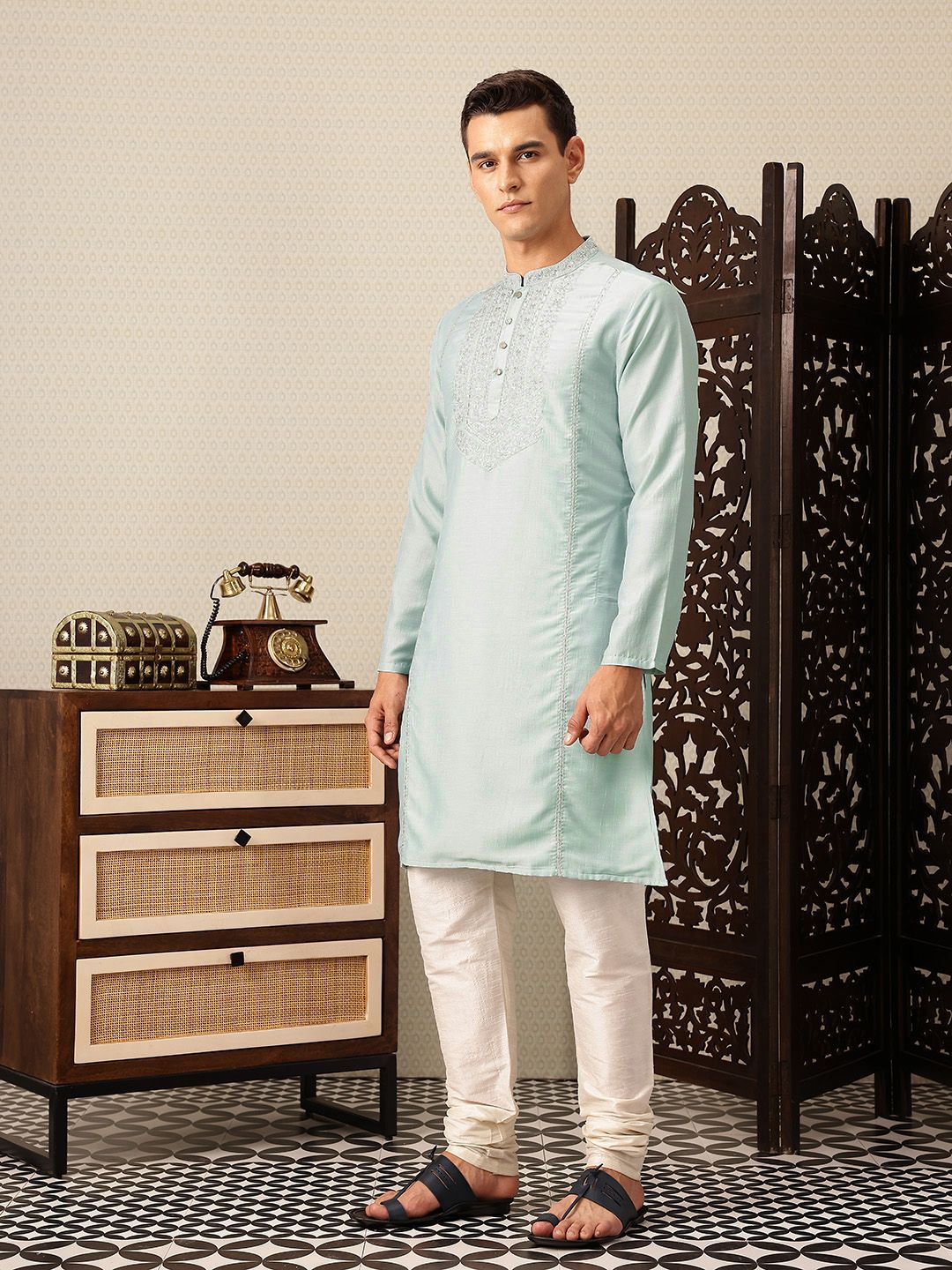 House of Pataudi Floral Embroidered Sequinned Straight Jashn Kurta
