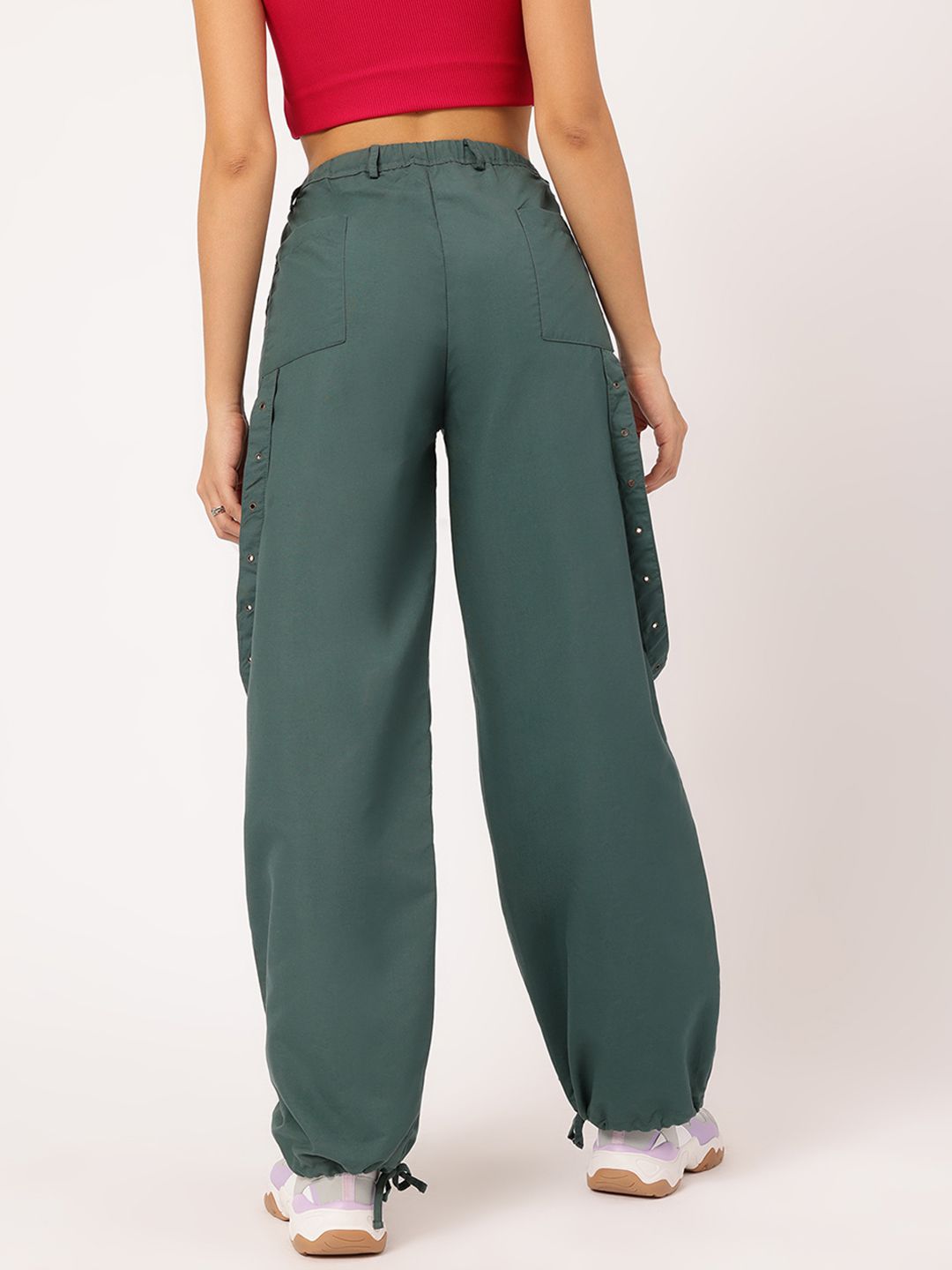 DressBerry Laid-back Fashionable Women Cargo Style Relaxed Joggers