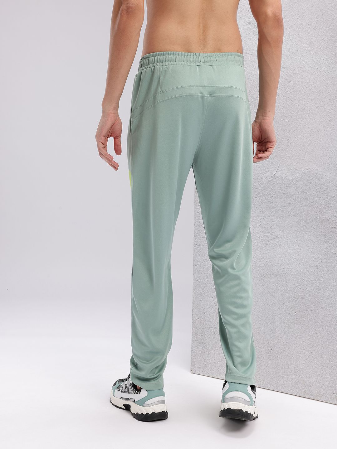 HRX by Hrithik Roshan Men Typography Print Detail Mid-Rise Rapid-Dry Running Track Pants