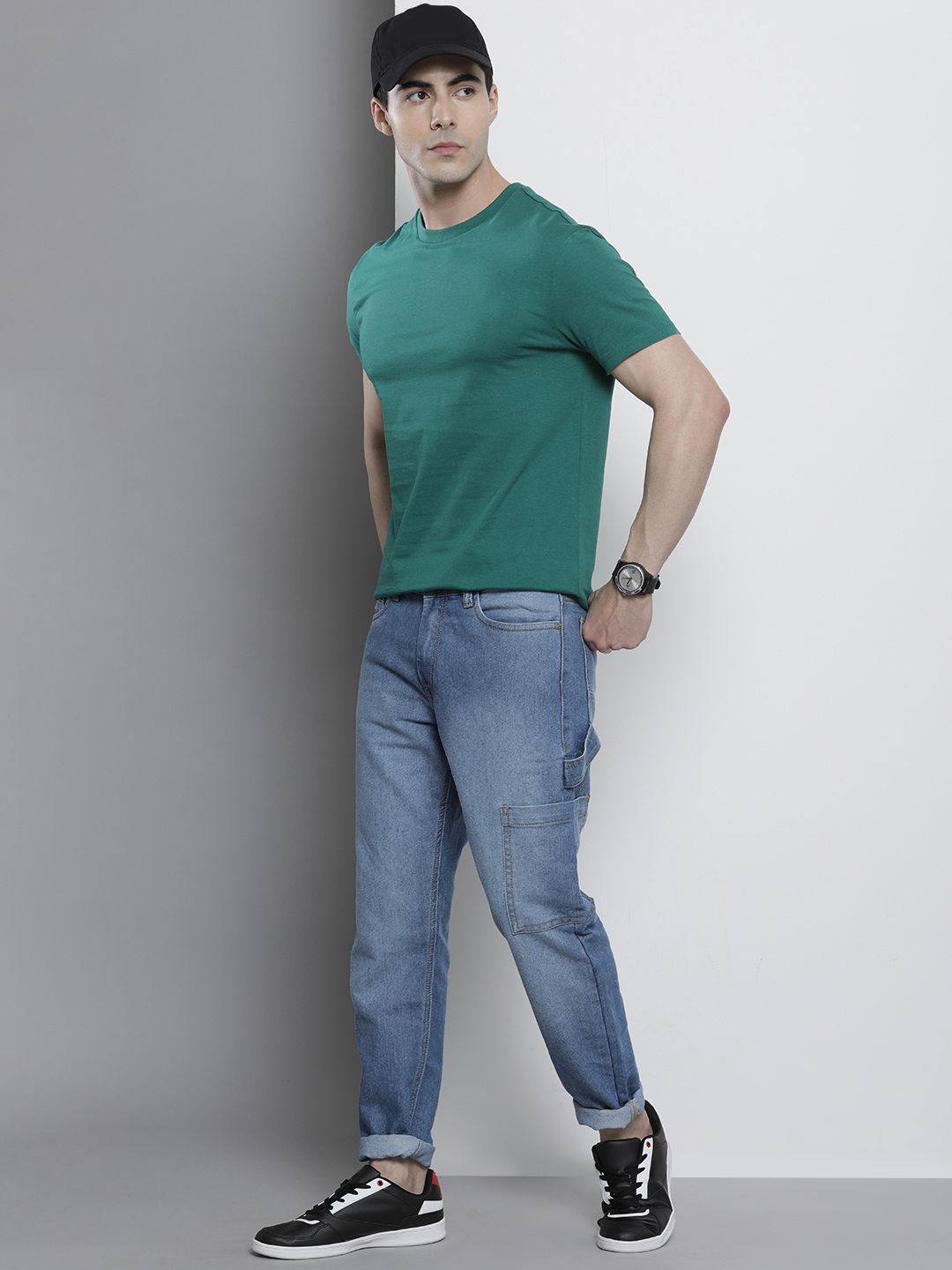 The Indian Garage Co Men Relaxed Fit Heavy Fade Stretchable Jeans