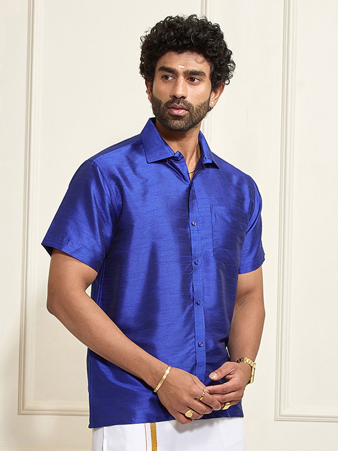 VASTRAMAY Men Blue Regular Fit Solid Party Shirt